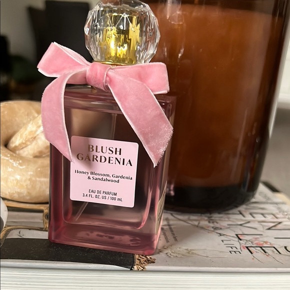 Blush Gardenia Eau de Parfum - Picture 1 of 1